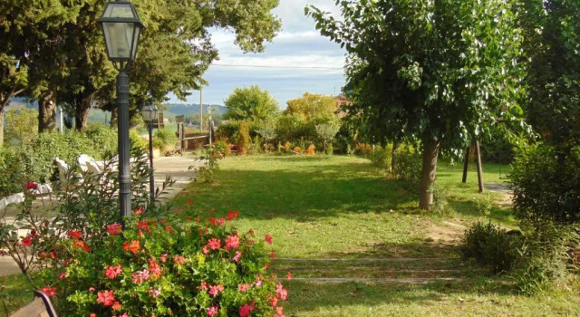 Agriturismo La Corte Sul Lago, Rezervovat Hotel Cingoli 