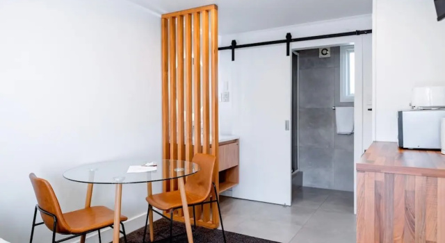 Студия Premium Merivale Court One Bedroom Apartment