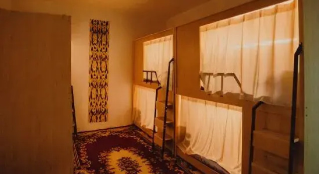 Кровать в общем номере (женский номер) Good Morning&Gumaoning International Chain Hostel Of Kashgar City-古猫宁国际青年旅舍