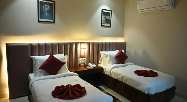 Hotel Lamp Inn, Book Hotel Panchkula Delhi