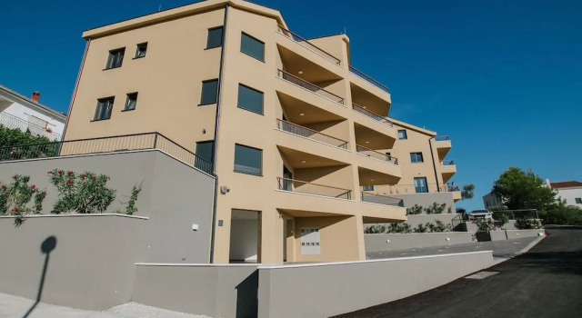 Oleander Urban Suites, high-speed internet, beach at 250, PET friendly, Забронировать Апартаменты/квартира Апартаменты Трогир, рядом с Общественный Пляж Кузмич, Апартаменты/квартира
