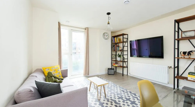 Bright and Spacious 2BR Flat in East London, Забронировать Отель Хокни Лондон