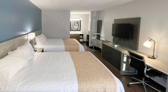 Travelodge by Wyndham Pigeon Forge Dollywood Lane, Забронировать Мини-отель Пиджен-Фордж Great Smoky Mountains National Park, рядом с TopJump Trampoline Park &amp; Extreme Arena