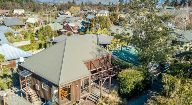 7b Denby Place