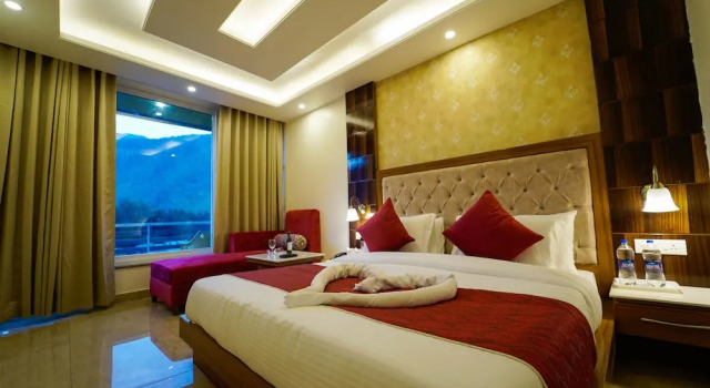 Номер Deluxe с балконом Abhilashi Residency & Spa - Centrally Heated & Air Cooled