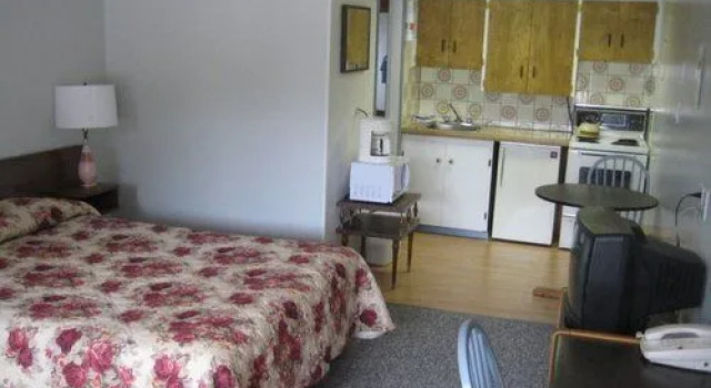Twin Rivers Motel Castlegar, Prenota Motel Castlegar Kootenay Rockies