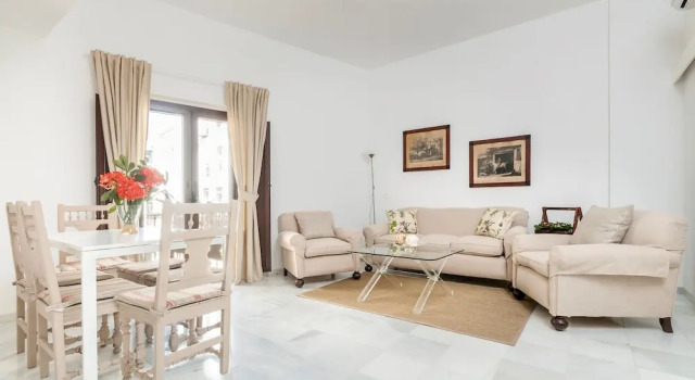 Great Location 3 bd Apartment With Terrace. Amor de Dios