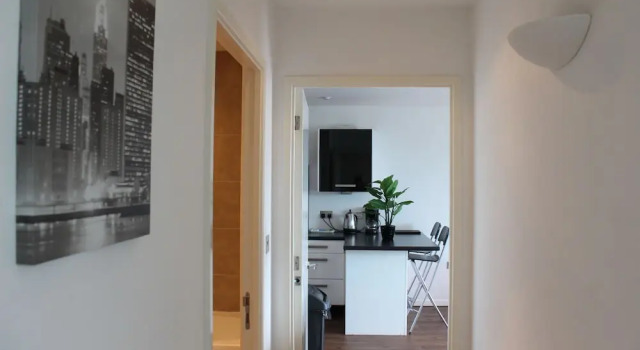 City Crash Pad - West Street Apartments