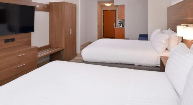Четырёхместный люкс Holiday Inn Express Mineral Wells by IHG