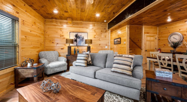 Charming New 5BR 4BA Cabin Near Dollywood, Забронировать Дом для отпуска Виллы Пиджен-Фордж, рядом с Tennessee Shine, Вилла