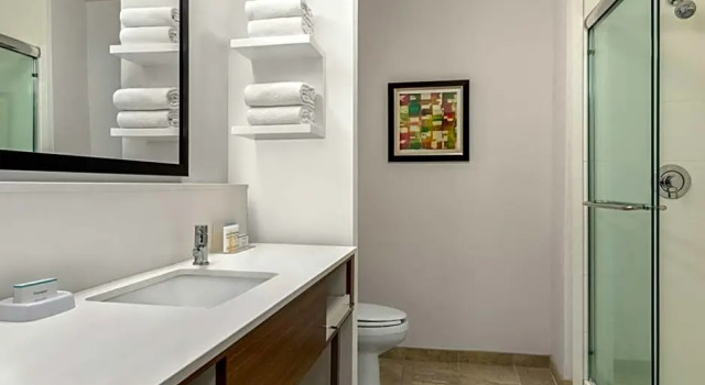 Firedobbelt suite Hampton Inn Athens
