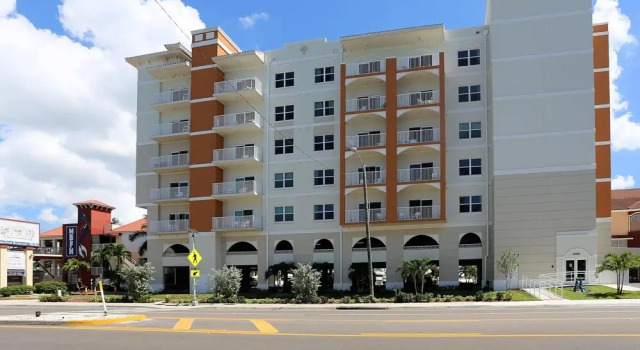 Madeira Bay Resort I 1604 Brand new With Amazing Gulf View!, Забронировать Курортный отель Отели Мадейра-Бич 3 звезды, рядом с The Church by the Sea, 3*