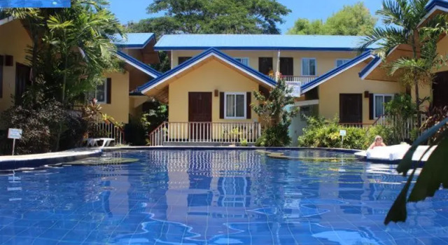 Полулюкс Blue Lagoon Inn & Suites