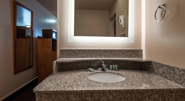 Четырёхместный люкс Best Western Paradise Inn