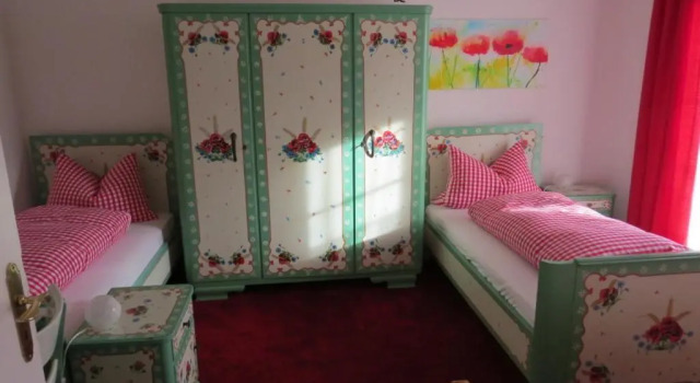 Трёхместный номер Standard Gästehaus Huber - traditional Sixties Hostel