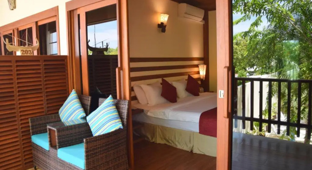 Двухместный номер Superior с балконом и с видом на остров Araamu Hotels Maldives at Dhiffushi