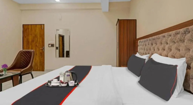 Collection O 701724 Shivanya Hotel, Забронировать Отель Гомти Нагар 