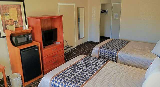 Четырёхместный номер Standard Red Roof Inn Richmond, VA