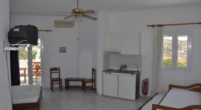 Iliovasilema Rooms, Rezervați Hotel Pollonia Milos