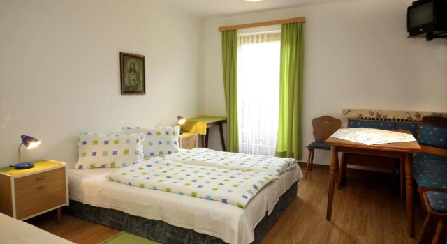 Gästehaus Lienharterhof, Prenota Hotel Hotel economici a Tirolo