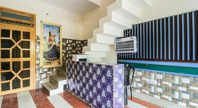Gopi Home Stay, Забронировать Отель Нойда штат Уттар-Прадеш