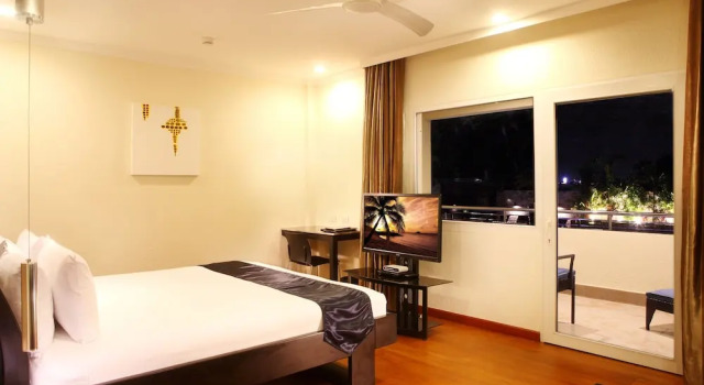 Номер Executive с балконом и с красивым видом из окна Queens Hotel Angeles City