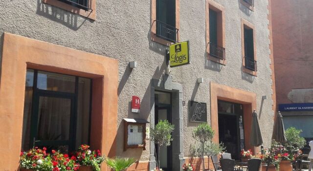 Logis Hotel du Midi, 预订 酒店 皮耶尔雷福尔 法國