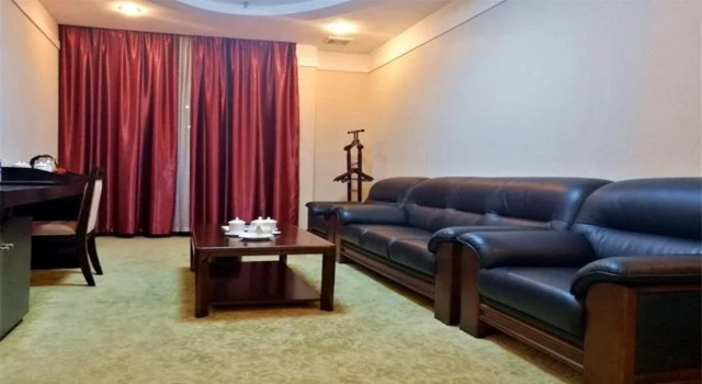 Guangli Hotel, Book Hotel Hotels in Zhaoqing with Parking, Parking