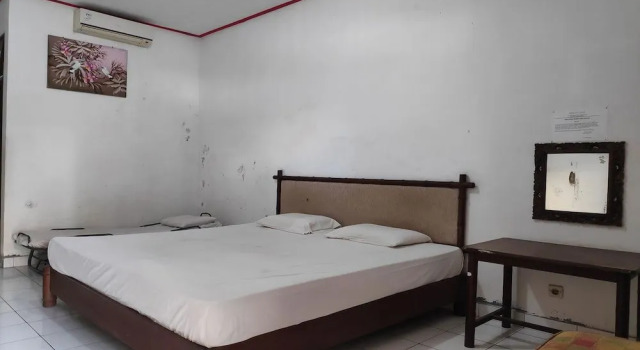 SPOT ON 2426 Hotel Aget Jaya Ii