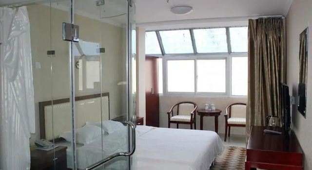 Lu She Hotel - Beijing, Book Hotel Hoteller i Beijing Province med parkering, Parkering