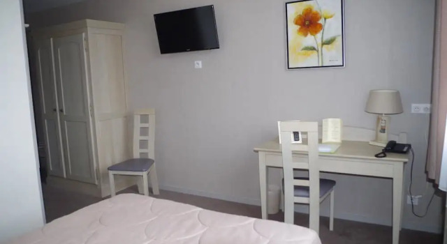 Номер Superior Logis Hôtel & Restaurant La Villa des Houx