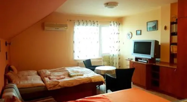 Penzión Termál, Rezervovat Hotel Hotely v Nitriansky kraj s parkováním, Parkování