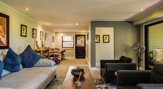 Beautiful 1 Bedroom Apartment With Private Balcony