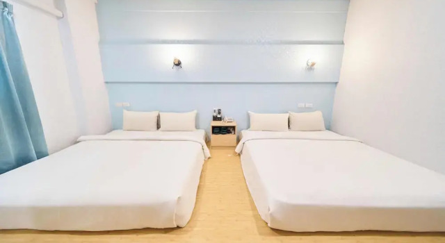 Четырёхместный семейный номер Standard The Riverside Hotel Fashion