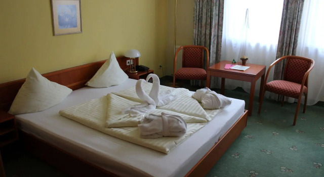 Hotel Sanotel, Rezerwuj Hotel Hotele w Salzburg z parkingiem, Parking