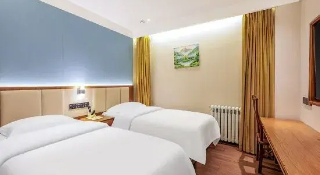 Кровать в общем номере (женский номер) Shangyi Select Hotel (Beijing Anzhen Hospital Branch)