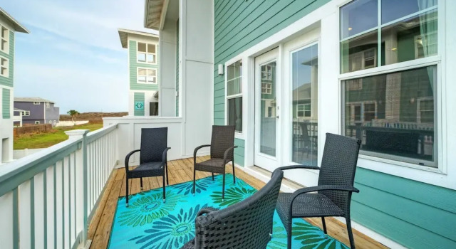 Stylish Condo w/ Pool & Spa Access, Wak to Beach Beach Breeze by Avantstay, Забронировать Курортный отель СПА-отели Порт-Аранзас, рядом с Palmilla Beach Golf Club, SPA-услуги