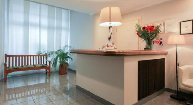with FREE PARKING - con Parcheggio incluso - The Boheme Navigli - Quiet & comfy vintage Junior Suite, Забронировать Отель Навильи Милан, рядом с Colonne di San Lorenzo
