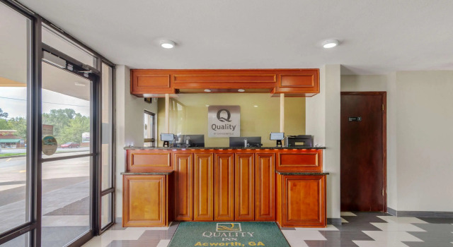 Quality Inn Acworth North, Boek Hotel Hotels in Georgia met parkeren, Parkeren