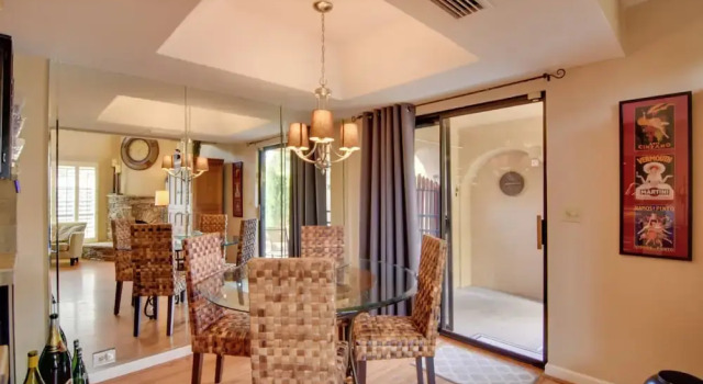 North Phoenix Gem w/ Courtyard & Pool Access, Забронировать Апартаменты/квартира Финикс 
