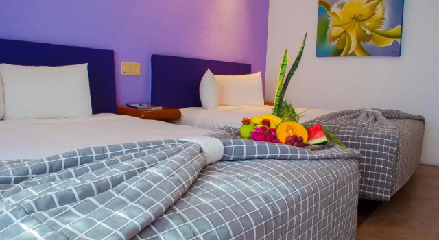 Четырёхместный номер Standard с балконом Hotel Los Patios