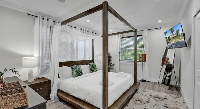 Коттедж Immaculate 3-bed House in West Palm Beach