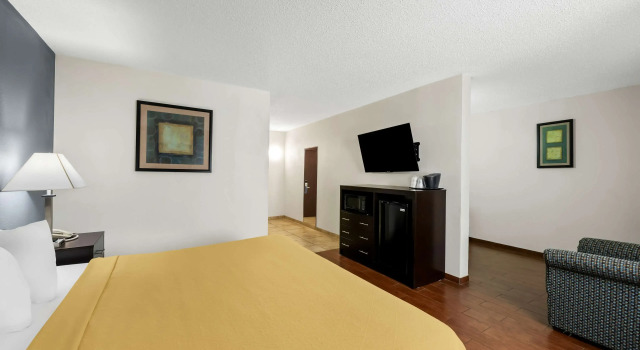 Двухместный люкс клубный SureStay Plus Hotel by Best Western Lubbock Medical Center