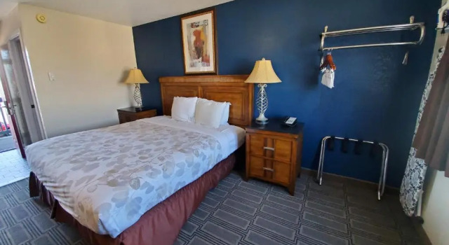 Номер Standard Water Front Inn
