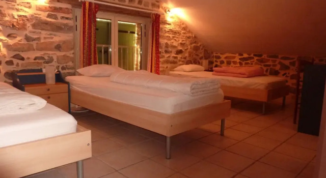 Pretty Holiday Home in Courry with Swimming Pool, Забронировать Вилла Виллы Овернь-Рона-Альпы, Вилла