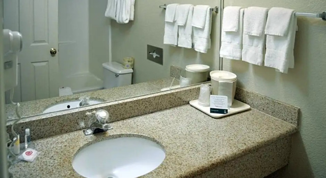 Четырёхместный люкс Quality Inn Yosemite Valley Gateway