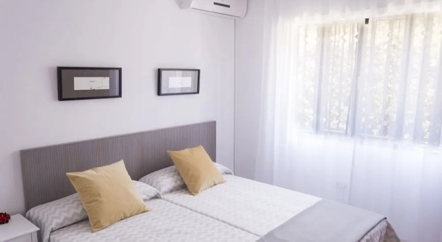 Living4Malaga Villa Miraflores, Забронировать Вилла Эсте Малага