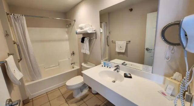 Двухместный номер Standard с балконом South Pier Inn