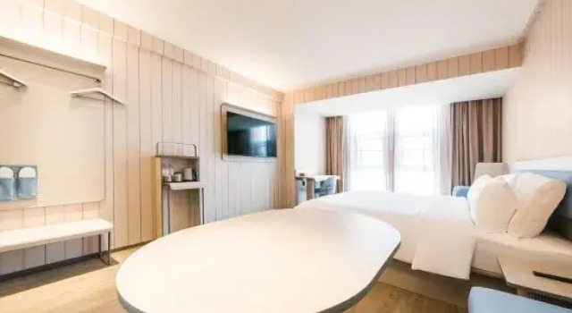 Люкс Deluxe HanTing Hotel (Zhenjiang Jiangsu University East Gate)
