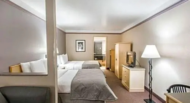 Четырёхместный люкс voco Kissimmee Orlando by IHG